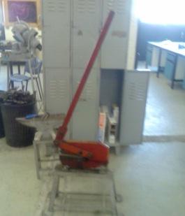 Metal cutting tool