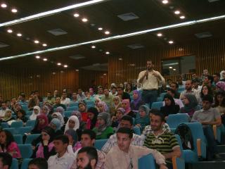 كلية الهندسة تحتفل بفوز نخبة من طلبتها وخريجيها